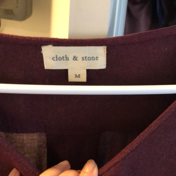 Cloth & Stone burgundy top - Picture 2 of 4